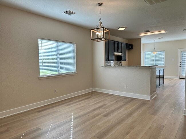 Photo - 7642 Chalk Hill