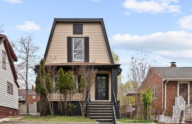 Photo - 255 S 6th Ave