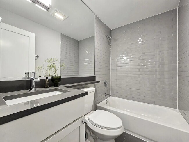 Photo - 540 W Aldine Ave