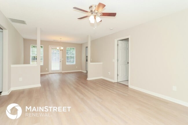 Photo - 542 Scrooch Ct