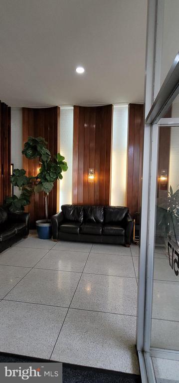 Building Photo - 1517 Hill Rd Unit 5G