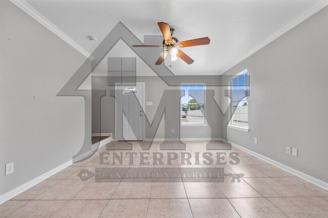 Photo - Duplex For Lease Unidad Garcia Plaza 819TA