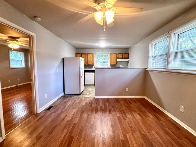 Building Photo - 1641 Evelyn Ave Unit B Rental