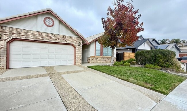 Building Photo - Single Story 3 Bedroom 2.5 Bath