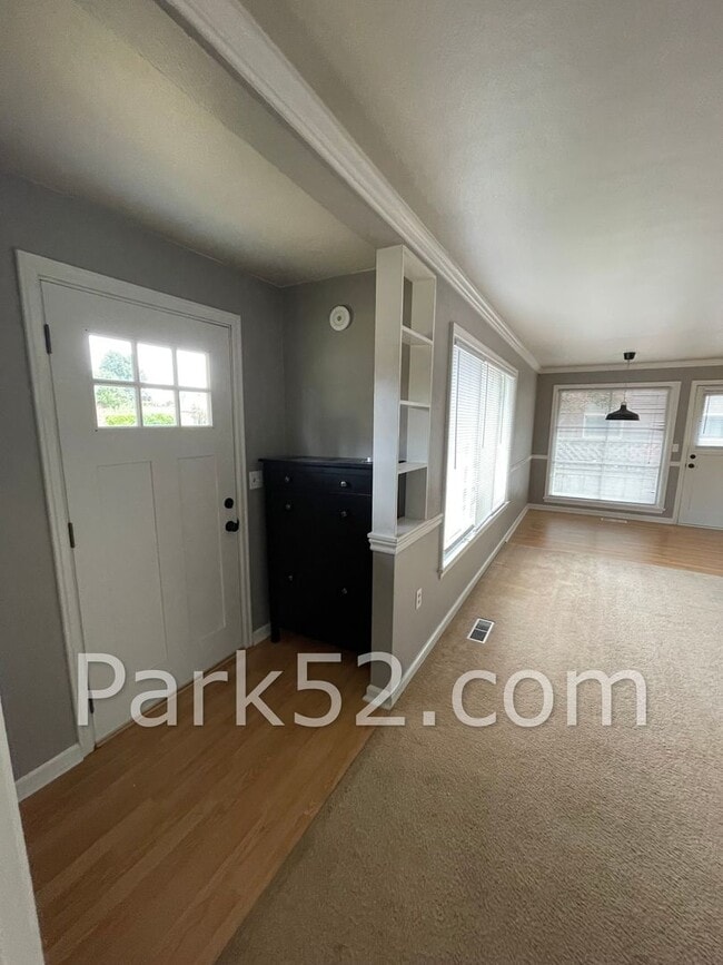 Photo - 3 Bedroom Rambler in North Tacoma With A/C!