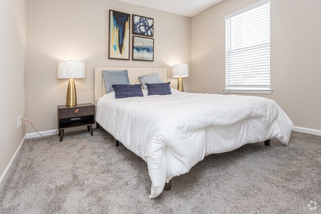 2BR, 2BA - 980SF