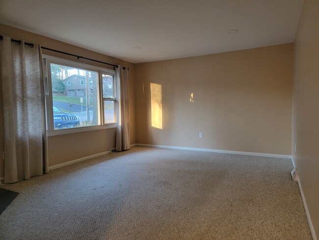 Photo - 40 Pine Crest Dr