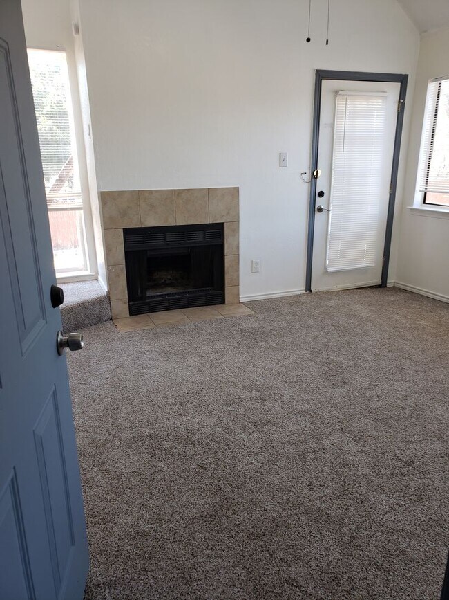 Richland Trace Apartment For Rent in Dallas, TX