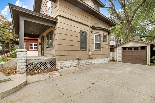 Photo - South Minneapolis SFH, One Car Garage, Hardwood Floors, Pets Ok, Avail Now
