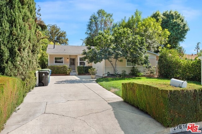 Photo - 22616 Berdon St