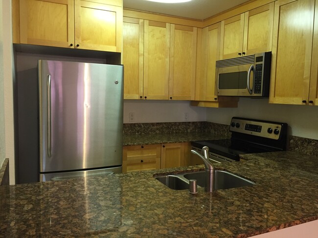 **JUST REDUCED** Upgraded two bedroom, two... - **JUST REDUCED** Upgraded two bedroom, two... Unidad 4301 Rental