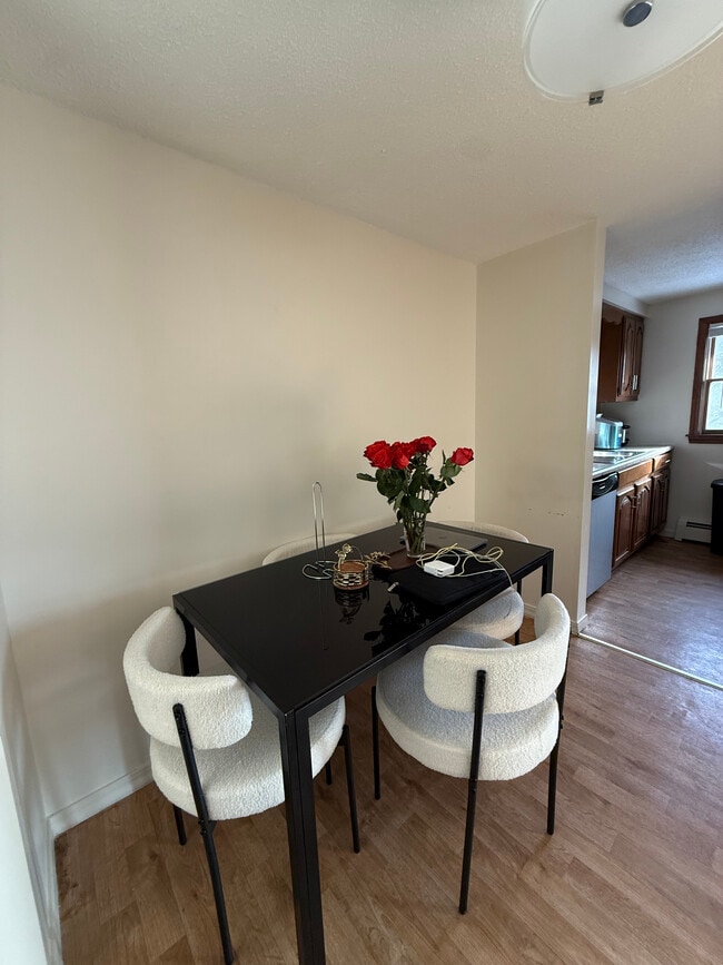 Photo - 812 State St