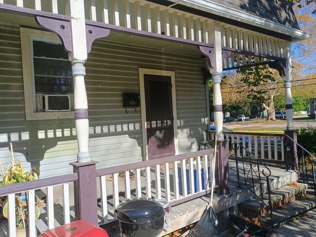 Building Photo - 3801 Whitman Ave Unit 3