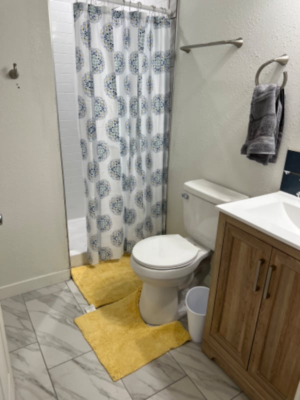 Photo - 690 Cambridge Dr