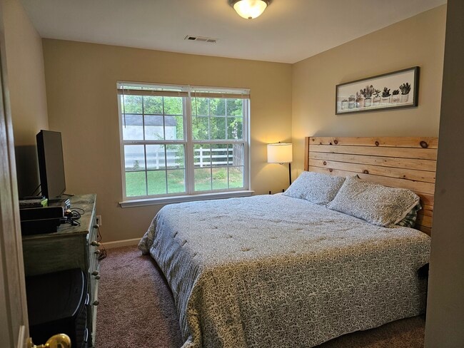 Building Photo - 162 Glenn Allen Rd