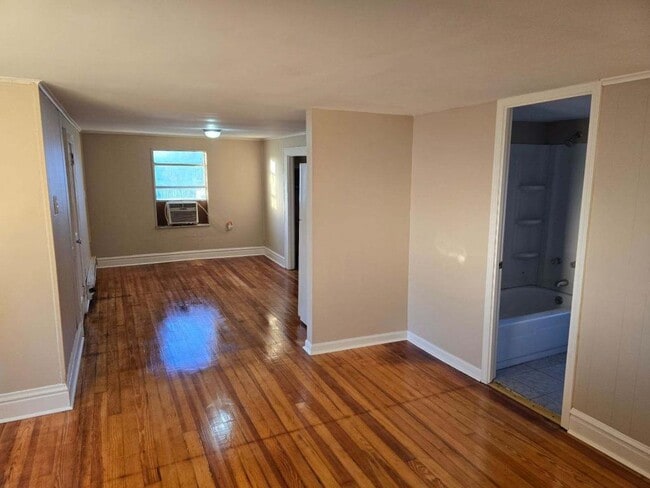 Photo - 2470 Collis Ave