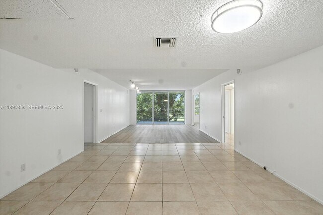 Photo - 3850 Oaks Clubhouse Dr Unidad 307