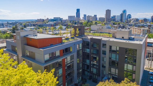 Building Exterior - Chloe on Union Apartments