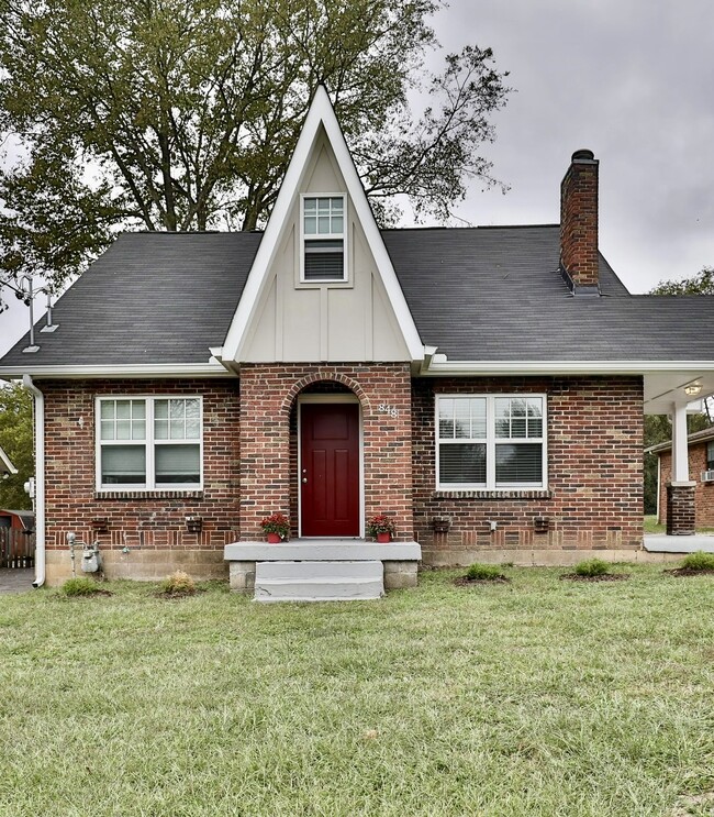 Photo - 848 Argle Ave