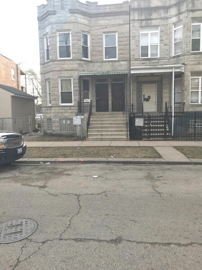 1911 S Hamlin Ave Rental For Rent in Chicago, IL