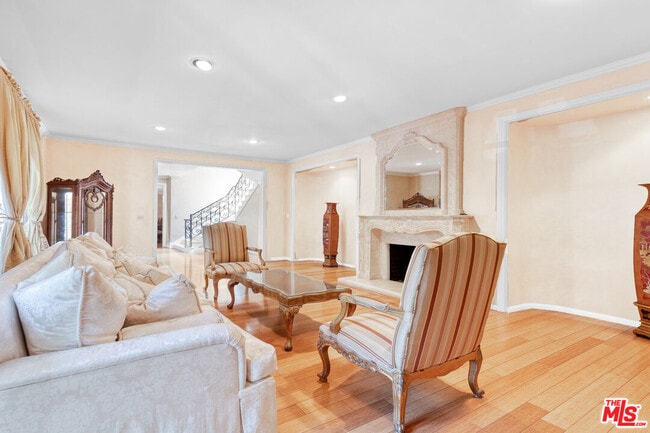 Photo - 1148 Coldwater Canyon Dr