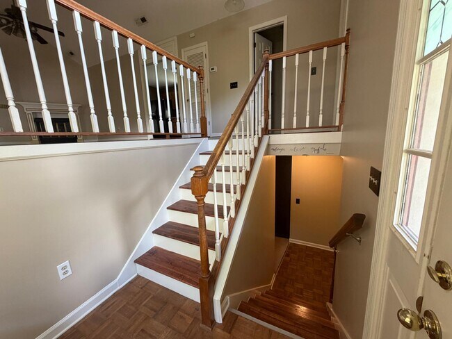 Photo - 516 Carrsbrook Rd SE
