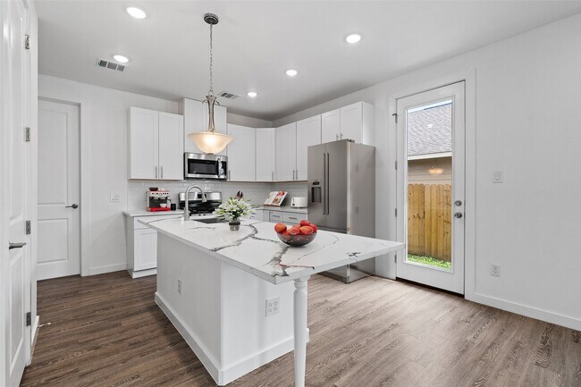 Photo - 8001 Talton St