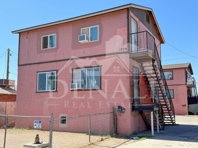 Building Photo - 1709 W Sherman St Unit 1