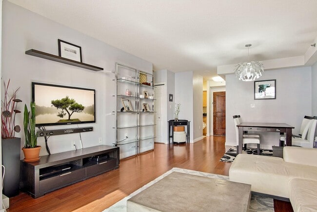 Building Photo - 4801 Fairmont Ave Unit # 213 Rental