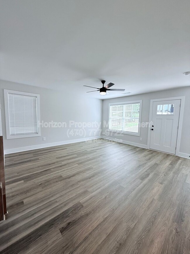 Photo - 2550 Valient Dr