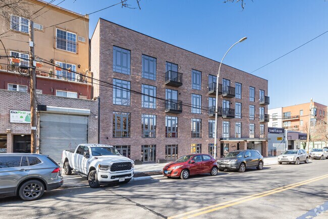 Photo - Sophie Condos