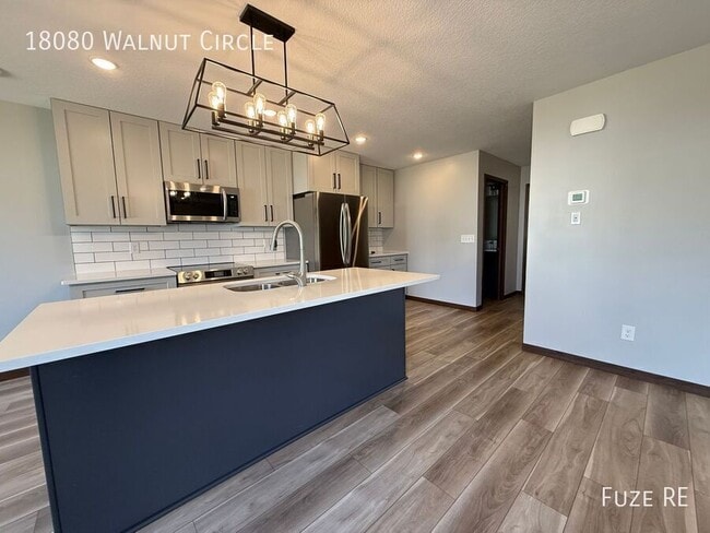 Photo - 18080 Walnut Circle