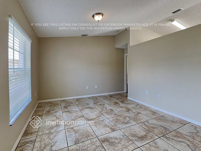 Photo - 1718 Hazelton St NW