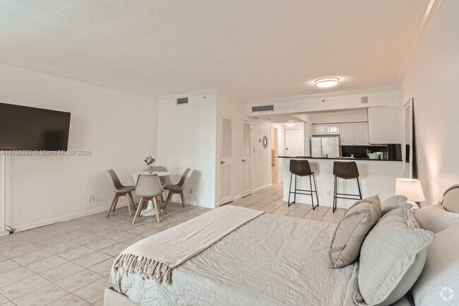 Building Photo - 2501 S Ocean Dr Unit PH34 Rental