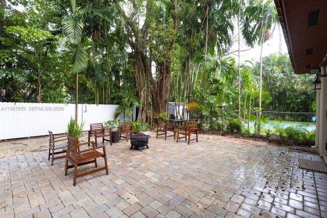 Photo - 324 SW 30th Rd
