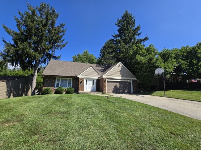 Building Photo - 1276 N Howell Dr Rental