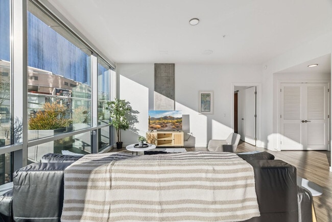 Photo - 222 E Jefferson St Unidad ID1369268P