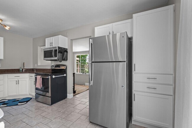 740 N 1000 E St