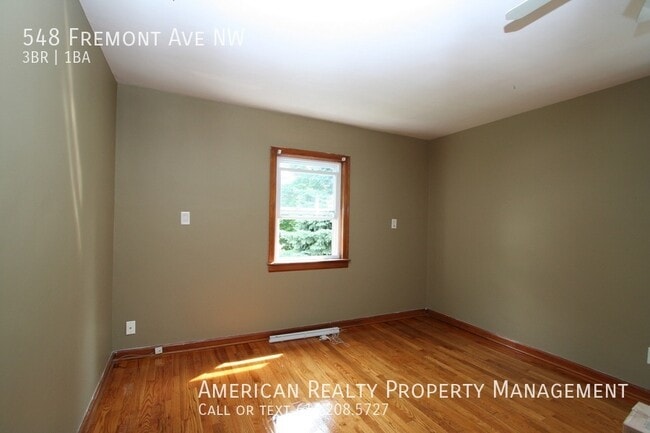 Photo - 548 Fremont Ave NW