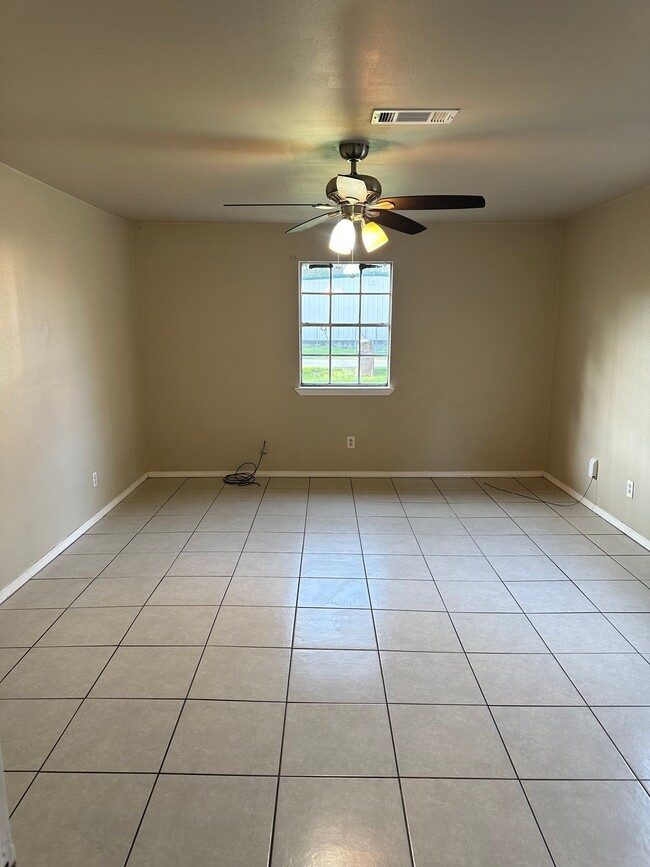 Photo - 1703 Orval Rd