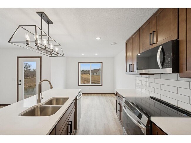 Photo - 18061 Walnut Circle