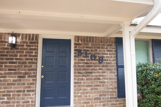 Photo - 5108 Twin Oaks St