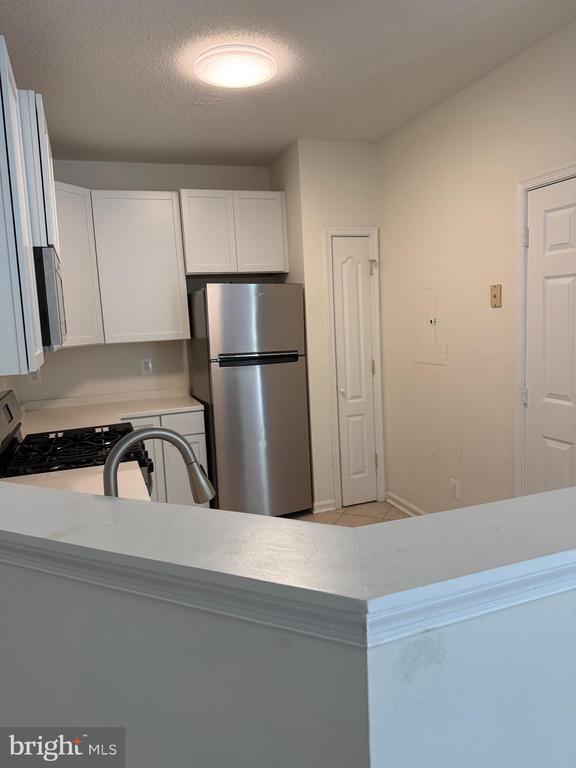 Building Photo - 1704 Lake Shore Crest Dr Unit 32