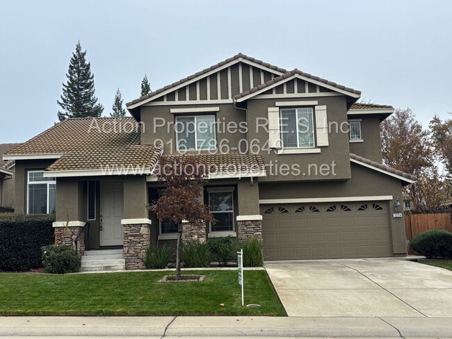 Building Photo - East Roseville, Tri Level 2657sqft 4 Bed 3 Ba, 3 Car Garage Large Bonus Room, close to Parks, Sho...