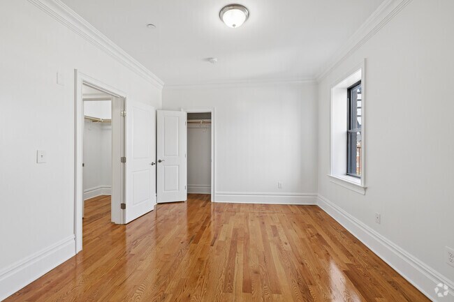 1BR, 1BA w/Den - 820SF - Bedroom