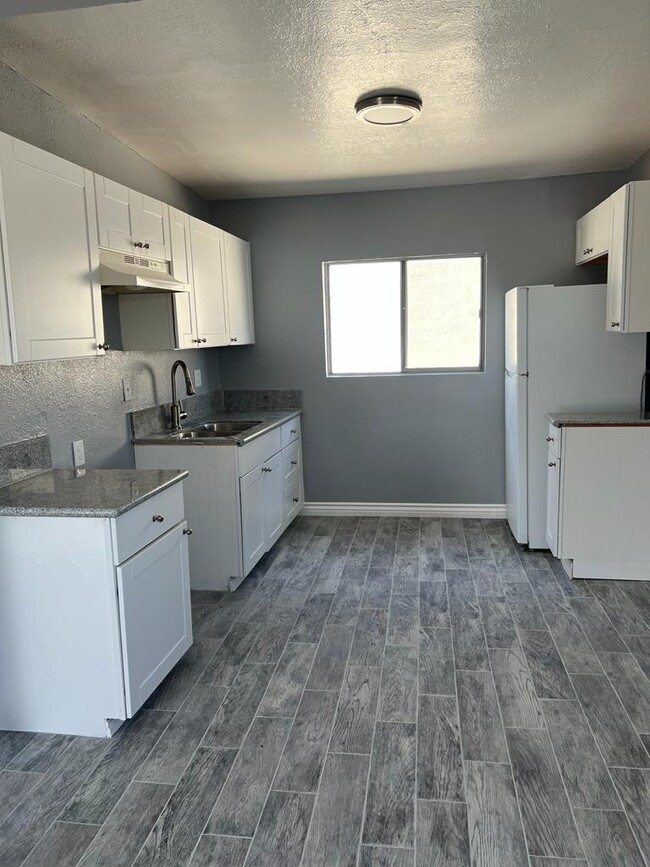 Photo - 120 W 73RD ST