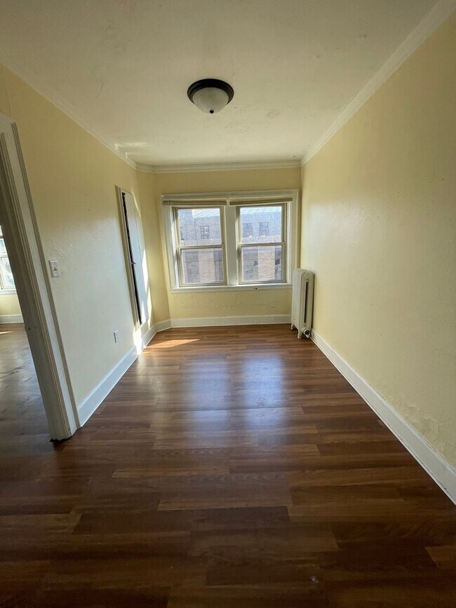 Whitestone Manor Apartments