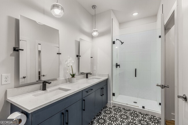Photo - 112 Rogers St NE Unit 303