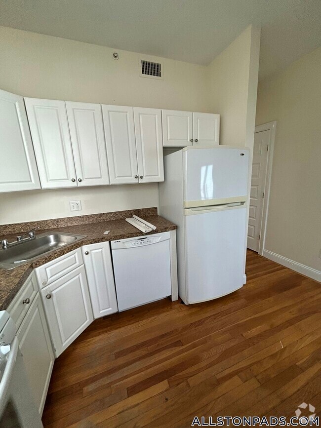 Building Photo - 55 Ashford St Rental