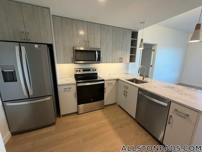 Photo - 55 Brighton Ave Unidad 604